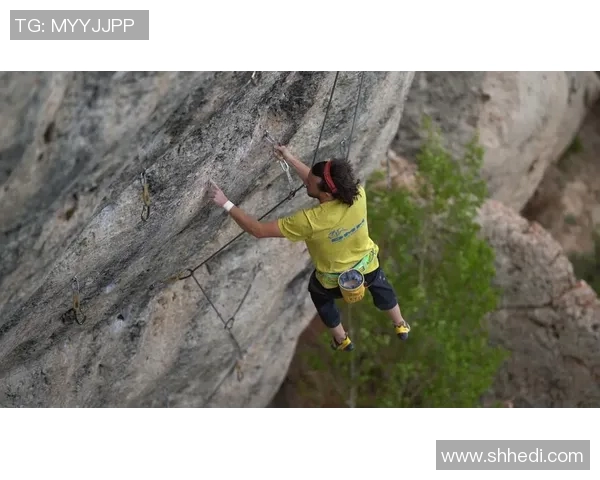 成都攀岩队战术之争引发热议攀岩爱好者的不同声音与观点分析