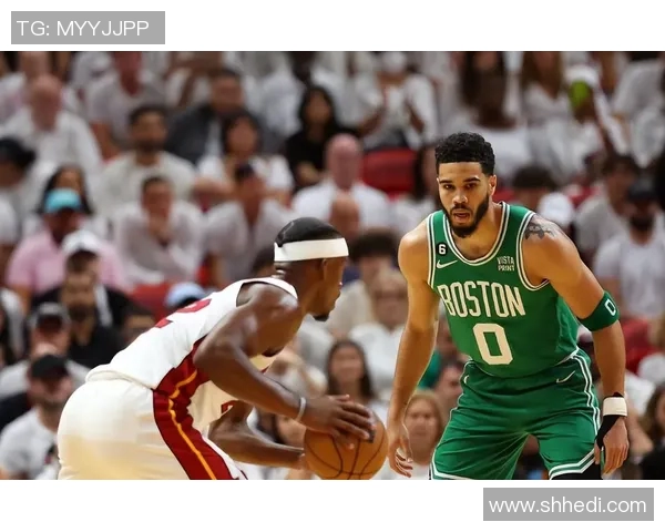 2020年NBA东部决赛首战热火对凯尔特人精彩回顾与赛后分析