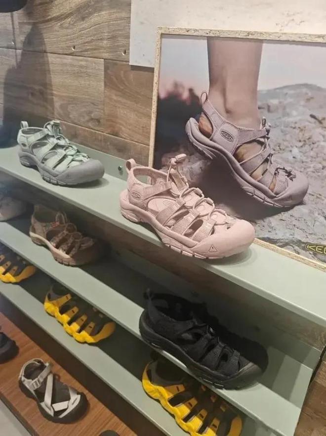 户外帐篷中国中产三件套被一双“臭鞋”抢了风头(图3)